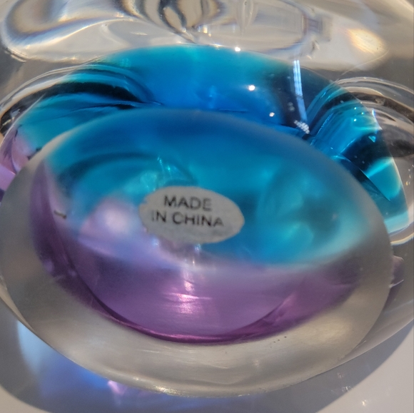 Large Art Glass Paperweight - Picture 7 of 8